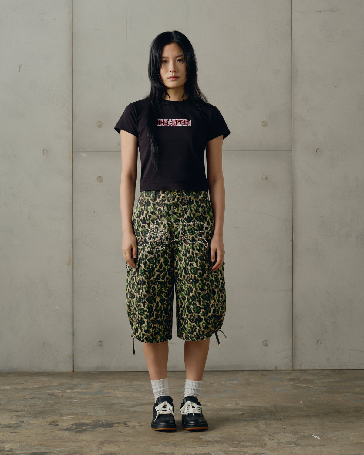 Womens Studded Running Dog Cargo Shorts